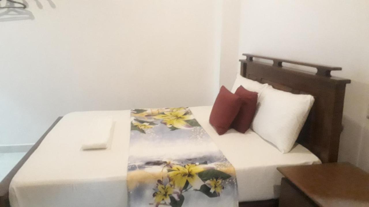 Enara Luxury Stay Katugastota Exteriör bild
