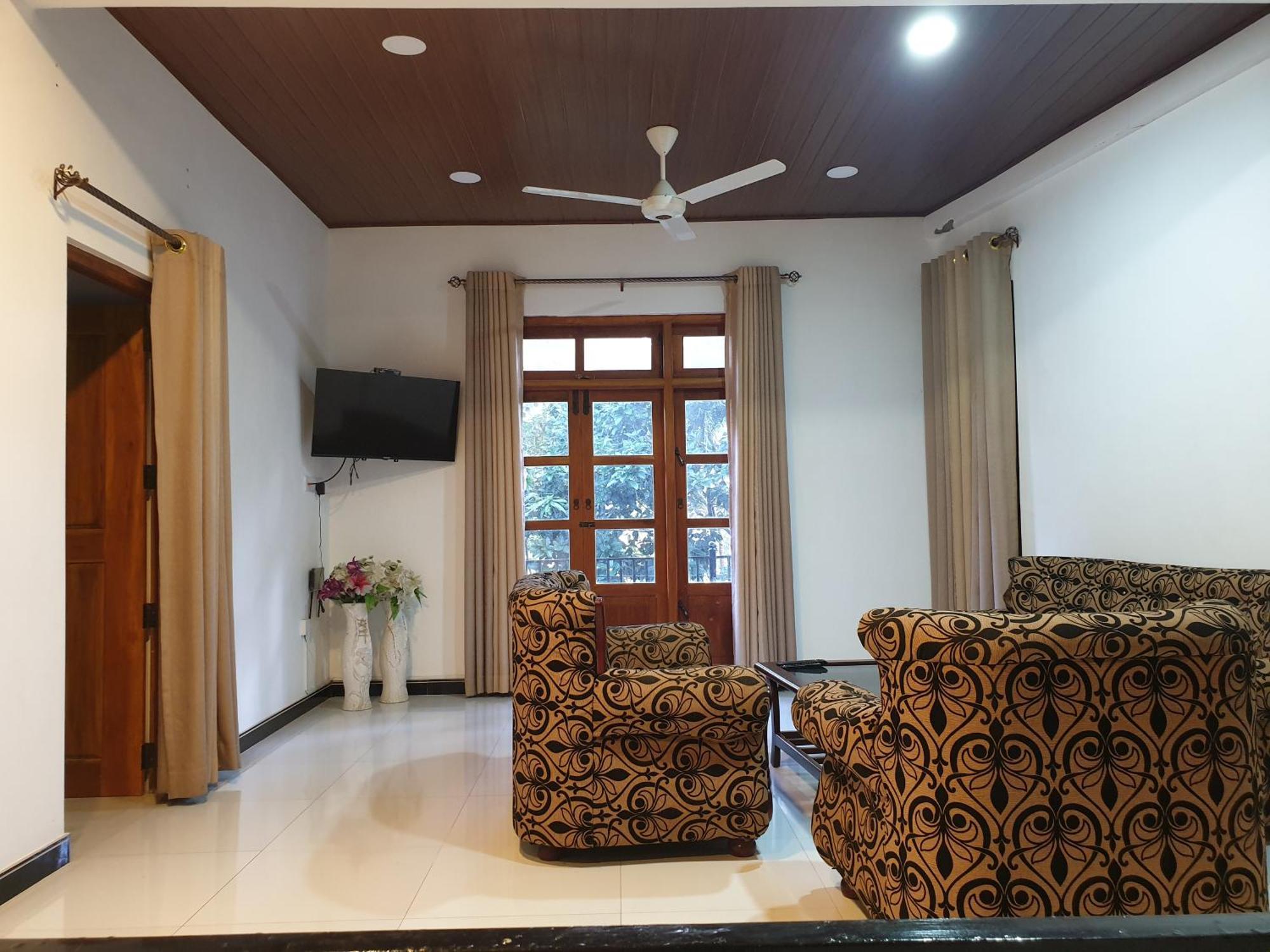 Enara Luxury Stay Katugastota Exteriör bild