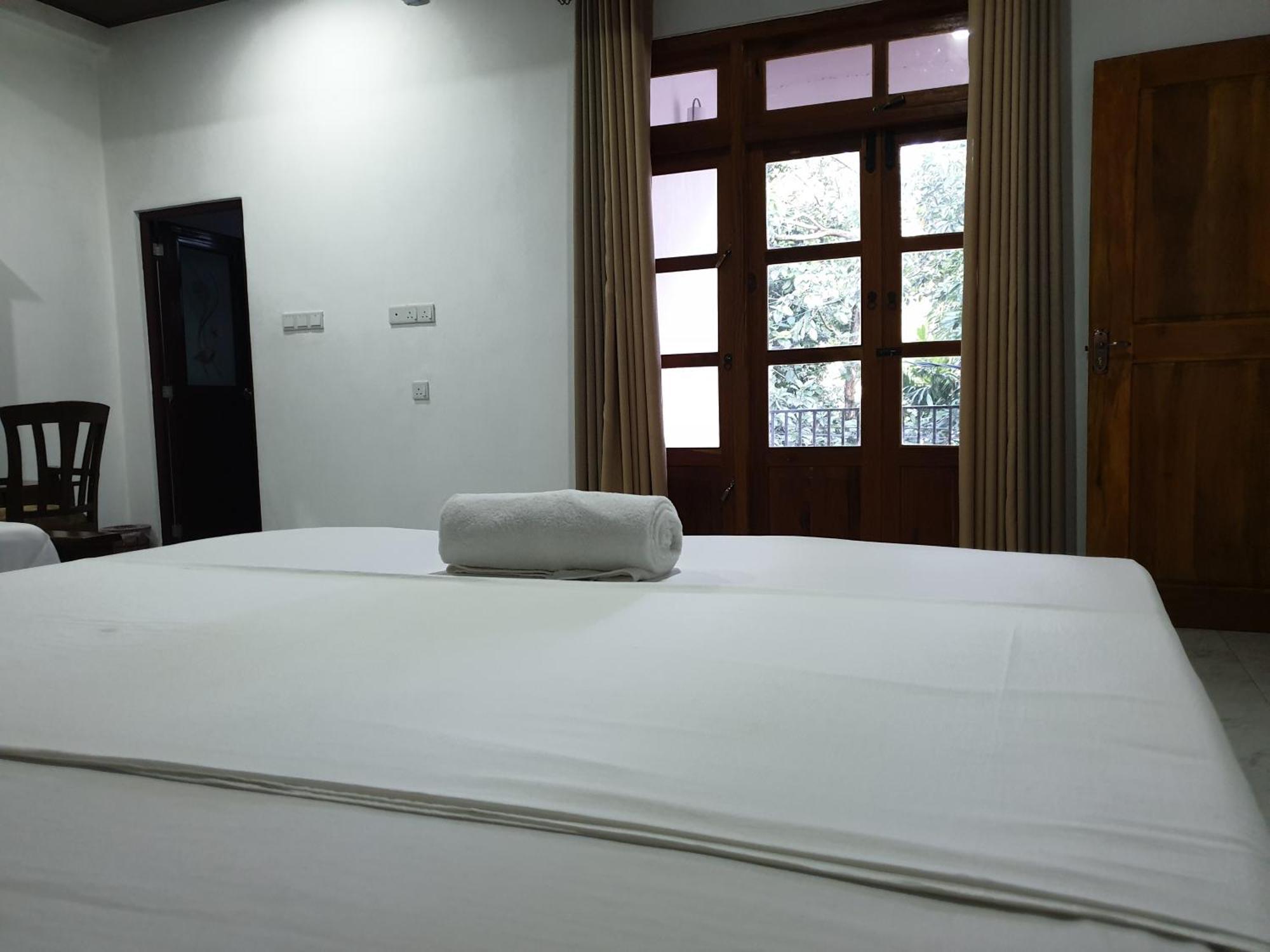 Enara Luxury Stay Katugastota Exteriör bild