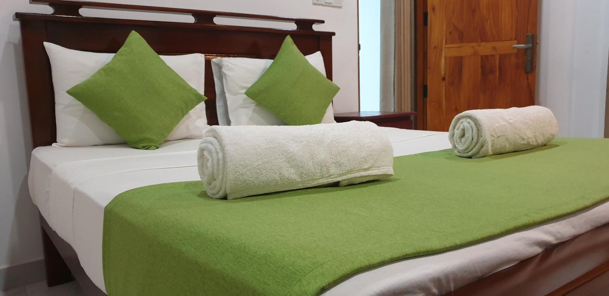 Enara Luxury Stay Katugastota Exteriör bild